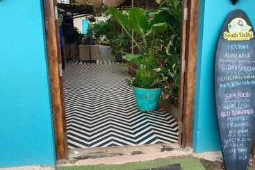 Szálloda South Delhi Restaurant And Resort