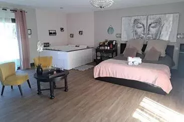 Aamiaismajoitus (B&B) Domaine L Orée Du Marais