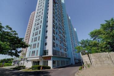 Hotel Oyo Life 92889 Apartement Grand Sentraland Karawang By A.t Room