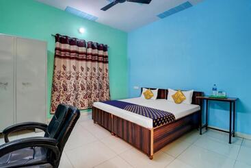 Отель Spot On S K Homestay