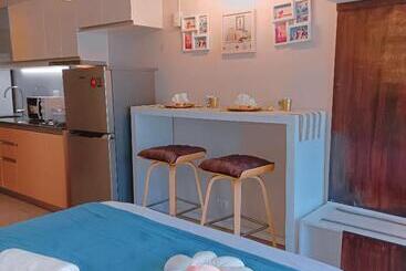 پانسیون Casabay Suite Eastwood Staycation