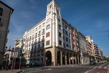 Pansiyon Principe De Vergaras Lujo En El Centro De Logroño
