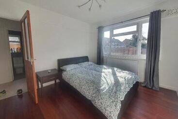 مبيت وإفطار Ritzs Place