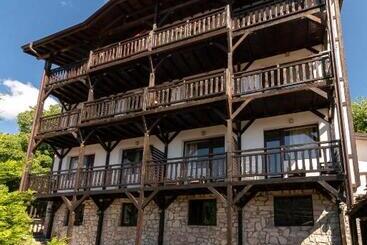 Pensionat The Pine Levochevo Guesthouse And Coworking Space