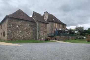 Hotelli La Taverne Du Boucher