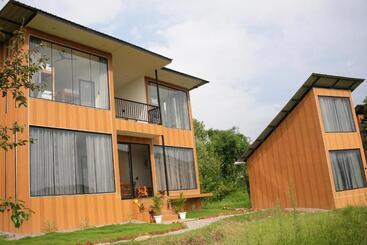 Hotel The Solace Bir