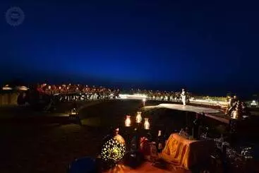 ホテル Raisar Camp