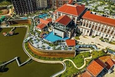 ホテル Regal Palace Derucci Resort