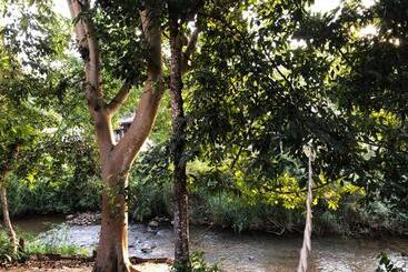 Pension Ban Kaew Mo Ra Glamping & Restaurant