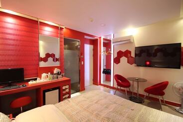 فندق على الطريق Busan Hakjang 369