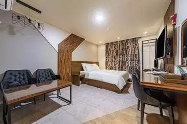 Motel Sokcho Dragonfly