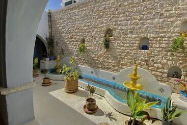 تختخواب و صبحانه Djerba Authentique