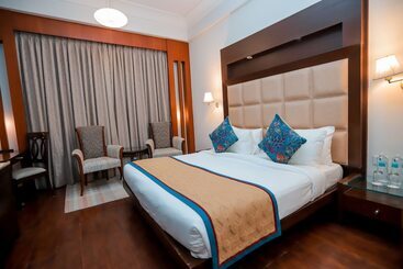 استراحتگاه Bel La Monde Hotel Nh8 At 6km From Igi Airport Delhi