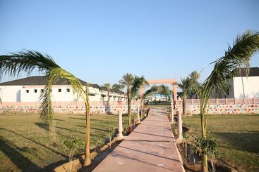 منتجع Club 21by Sariska Fun City