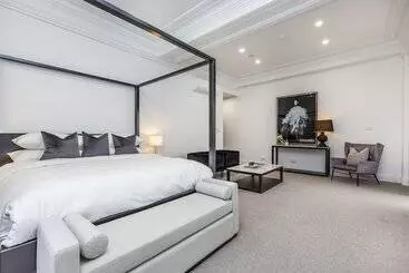 هتل Victoria Hall Apartments