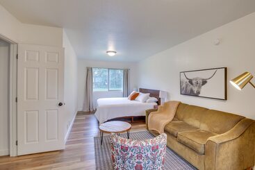 Hus på landet Serene Palmer Home: Walk To Downtown & Riverfront!