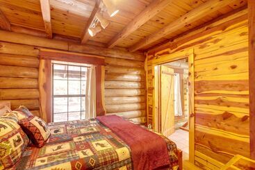 קוטג'' Serene Pikeville Cabin: 20 Mi To Fall Creek Falls!