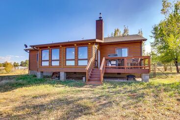 Mökkimajoitus Pet Friendly Show Low Cabin W/ 1 Acre Fenced Yard!