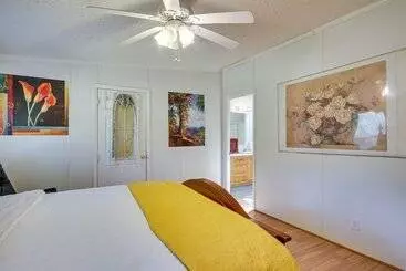 コテージ Spacious South Carolina Abode W/ Hot Tub & Grill!