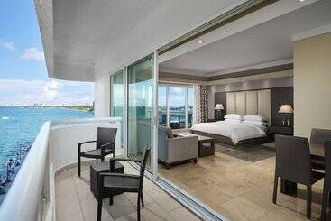 The Grand Hotel Biscayne Bay
