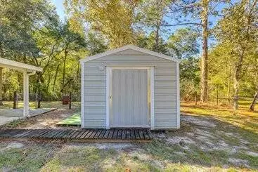 Landhus Williston Home W/ Yard: 6 Mi To Devils Den Spring