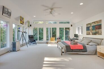 Сельский дом Charming Thornton Escape W/ Sauna + Gazebo!