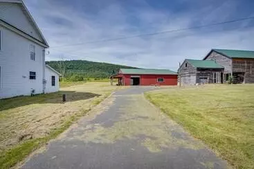 コテージ Cozy Catskills Retreat Near Mine Kill State Park!