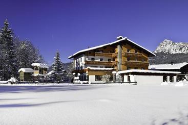 Отель Haus Kristall