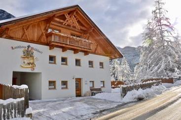 ホテル Landhaus Waldhart