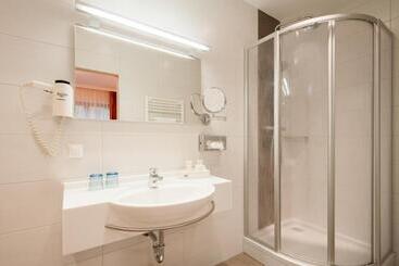 Hotell Landhof Simeter Gmbh