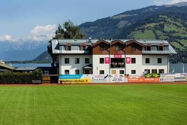 Junges Hotel Zell Am See   Hostel
