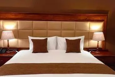 تختخواب و صبحانه Pemabwe Guest Lodge