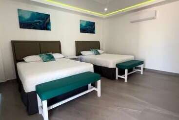 Отель The Views Resort