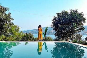 Aamiaismajoitus (B&B) Lakeview Resort Near Lavasa By Maharashtra Camper’s