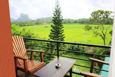 Majatalo Sigiriya Water Guest & View Point Restaurant