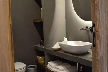 تختخواب و صبحانه Yam Suites