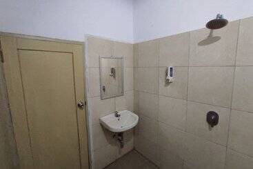 Capital O 91650 Hotel Pratama