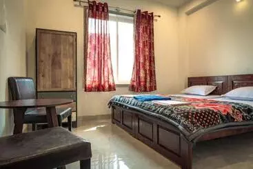 Pensiune Rajguru Guest House