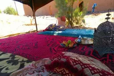 Aamiaismajoitus (B&B) Camp Iguidi Tours