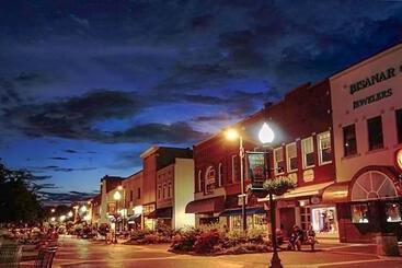 مبيت وإفطار Charming Urban Oasis