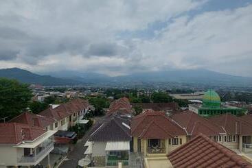 Hotel De Gillia Residance