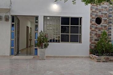 Отель Luxury Plaza