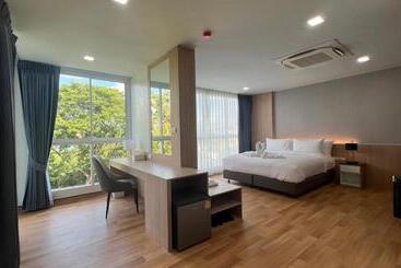 Hotel โรงแรมบลอสซั่ม เพชรบูรณ์ Blossom