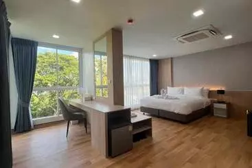 Otel โรงแรมบลอสซั่ม เพชรบูรณ์ Blossom