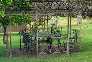 Yarrawonga Cottage