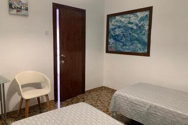 ペンション Sagunto 2