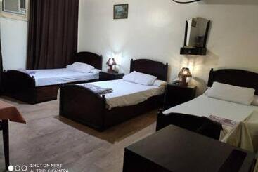 تختخواب و صبحانه Salvatore Rooms With Breakfast City Center