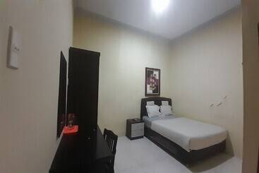 Hotel Oyo 93417 Homestay Bunga Rinte Syariah
