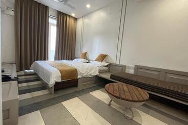 Nkaasa Hotel Personal Suites