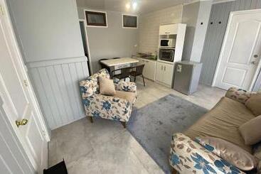 پانسیون Hostal Iros